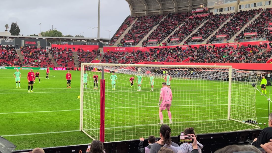 世界杯实时比分 APP 赛况界面示意